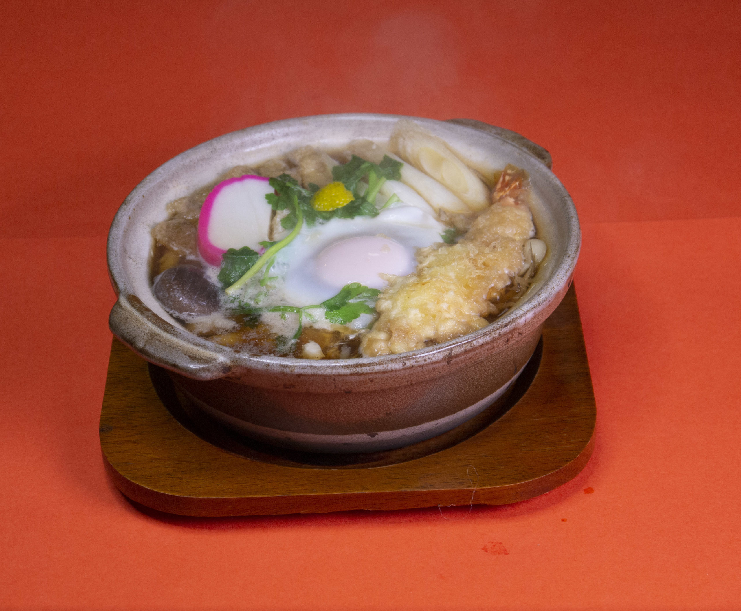 アツアツの鍋焼きうどん 丸玉の公式サイト